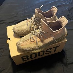 Yeezy Boost 350 v2 ’Sand Taupe’
